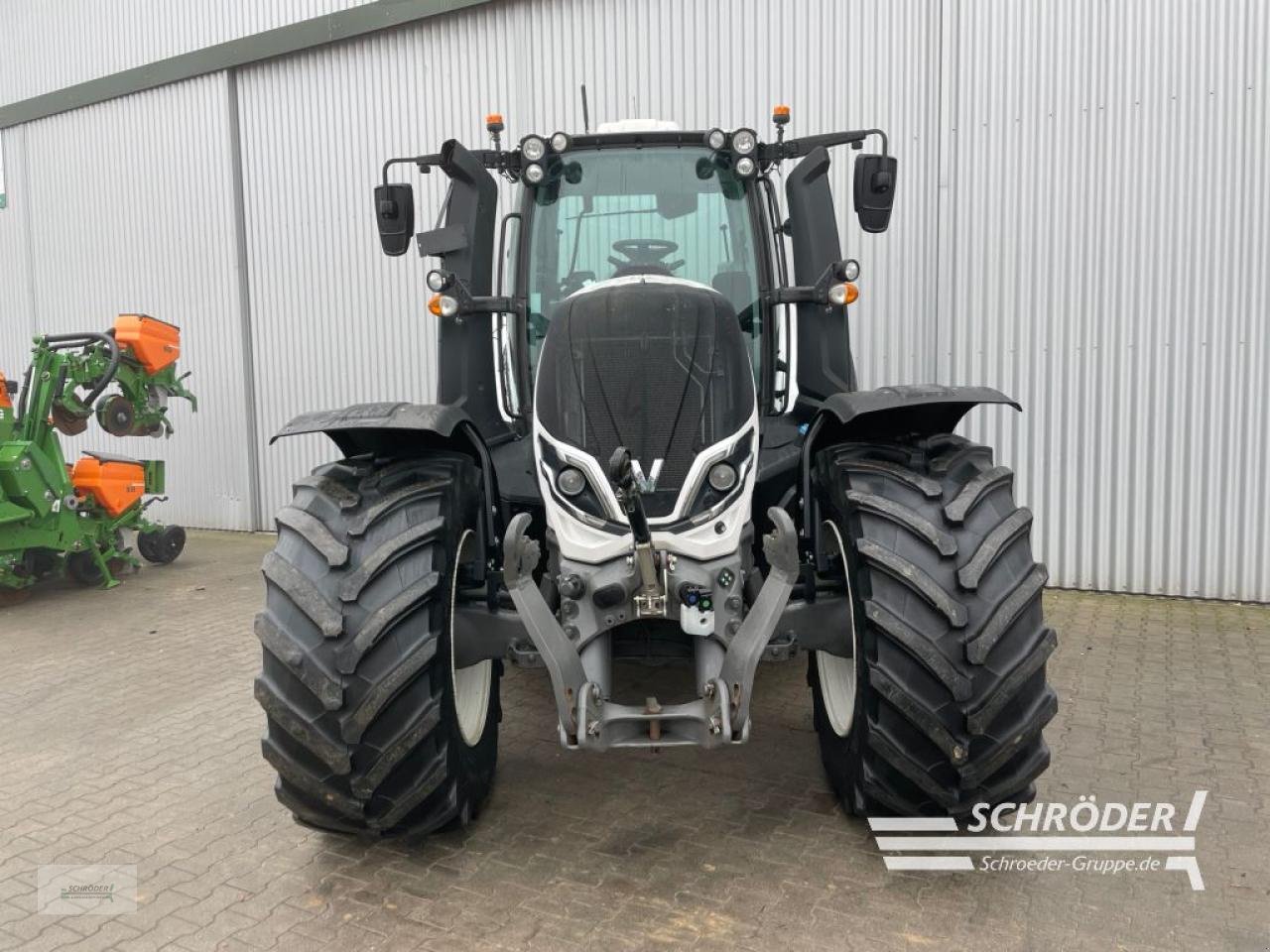 Traktor van het type Valtra T 175 ED SMARTTOUCH | RTK | UNLIMITED, Gebrauchtmaschine in Wildeshausen (Foto 7)